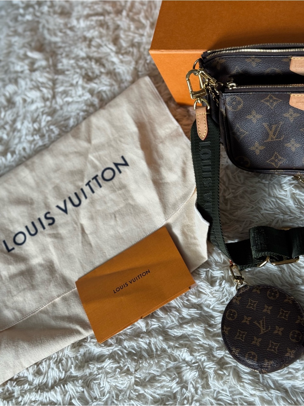 Louis Vuitton Monogram Multi-Pochette Crossbody with Green Strap and Gold Chain - Picture 9 of 10